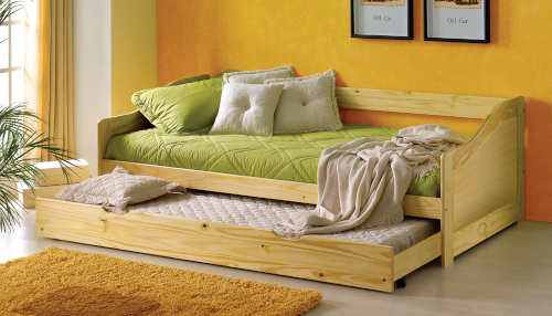 Dřevěná jednolůžková postel s přistýlkou