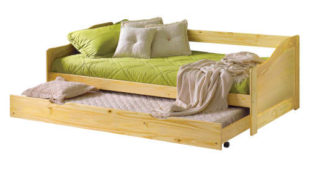 Levná dřevěná postel s přistýlkou